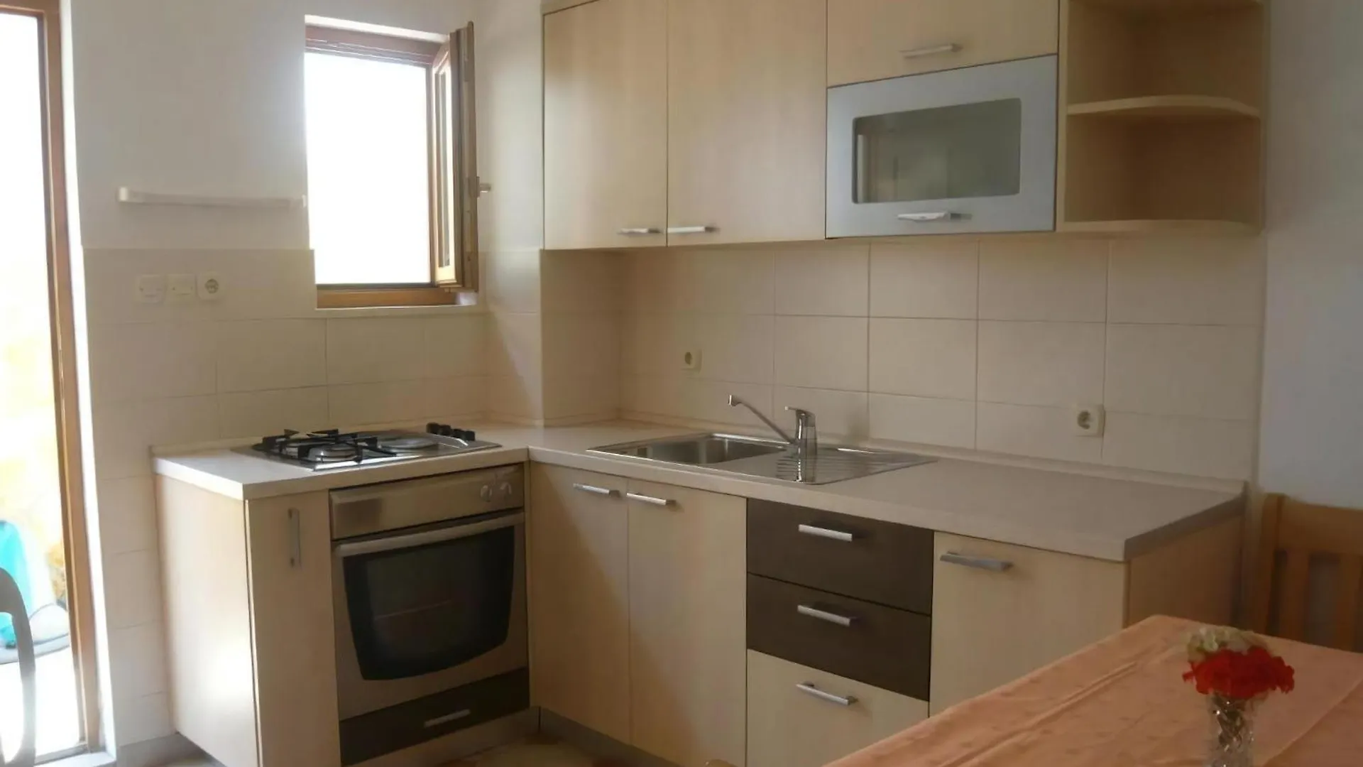 Erdgeschosswohnung Mia Fuer Vier Personen Mandre 0*,  Croatia